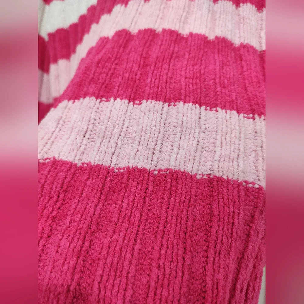 Pink Cozy Top 💗 - Picture 4 of 13